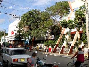 Cine Praga y Heladeria Coppelia